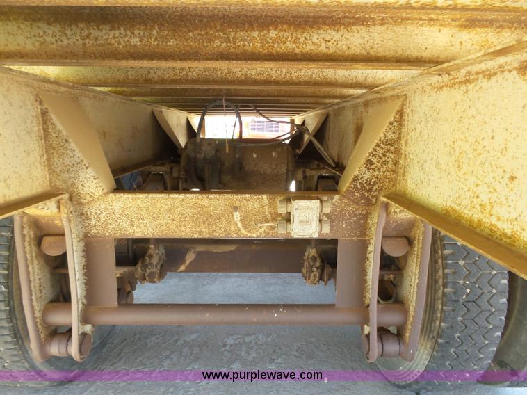 image for item J6035 1978 Fruehauf A9-8576-42-6PR refrigerated van trailer