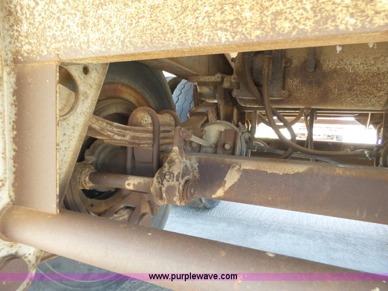 image for item J6035 1978 Fruehauf A9-8576-42-6PR refrigerated van trailer