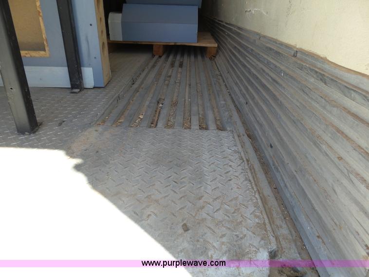 image for item J6035 1978 Fruehauf A9-8576-42-6PR refrigerated van trailer