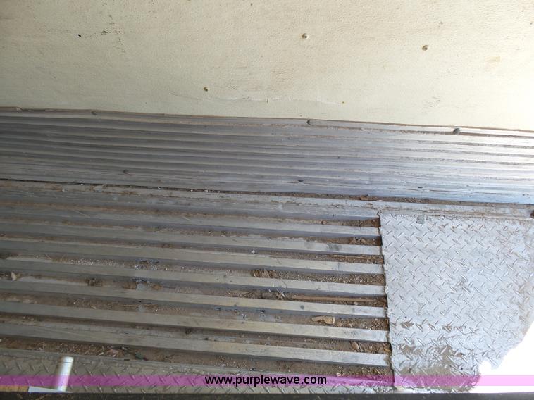 image for item J6035 1978 Fruehauf A9-8576-42-6PR refrigerated van trailer