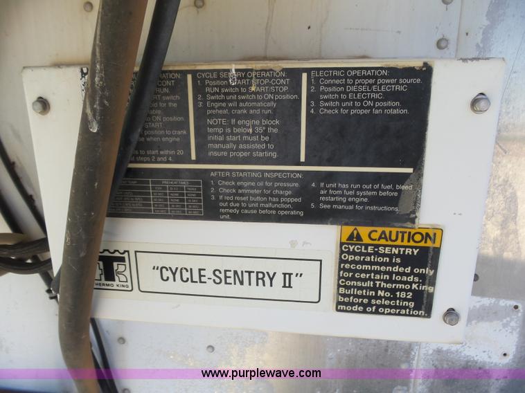 image for item J6035 1978 Fruehauf A9-8576-42-6PR refrigerated van trailer