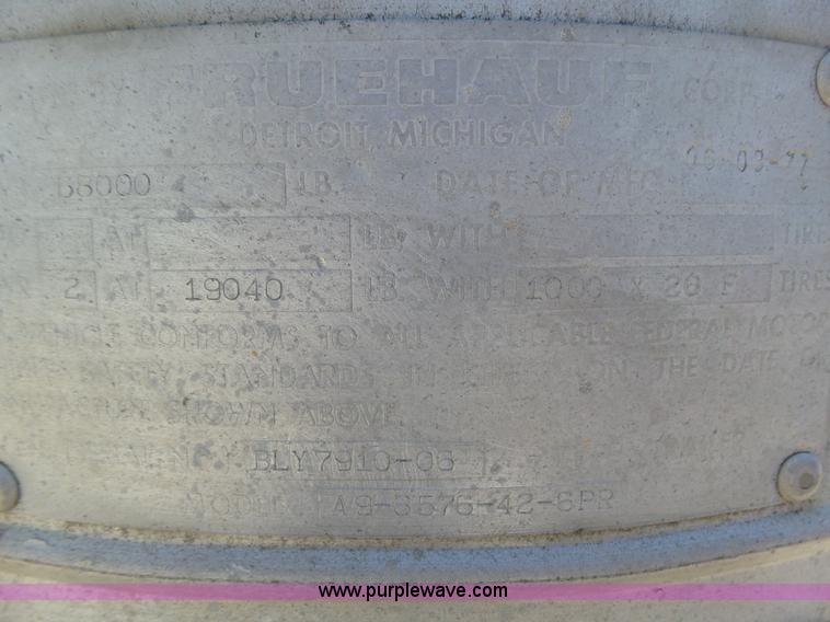 image for item J6035 1978 Fruehauf A9-8576-42-6PR refrigerated van trailer