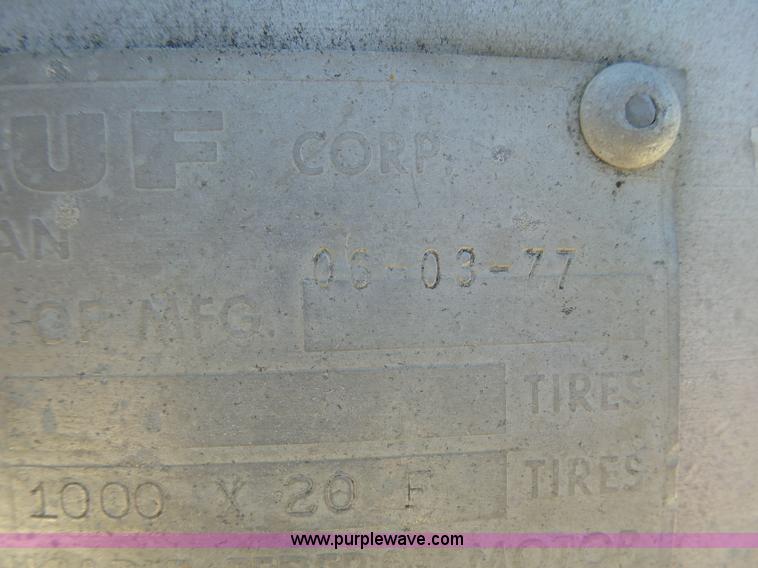 image for item J6035 1978 Fruehauf A9-8576-42-6PR refrigerated van trailer