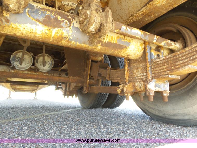 image for item J6037 1978 Fontaine DPT-3-5042 drop deck trailer