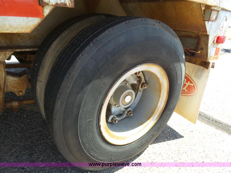 image for item J6037 1978 Fontaine DPT-3-5042 drop deck trailer