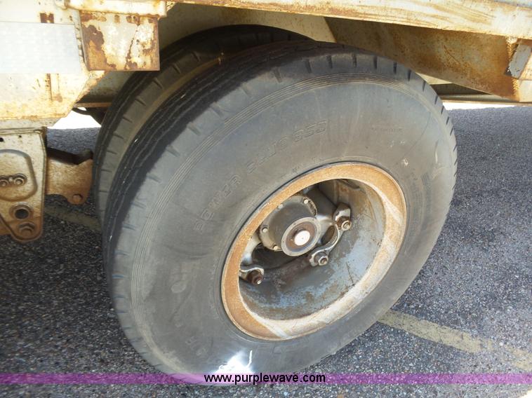 image for item J6037 1978 Fontaine DPT-3-5042 drop deck trailer