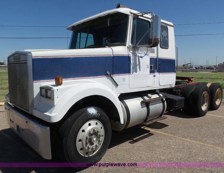 image for item J6038 1984 White semi truck
