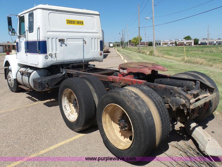 image for item J6038 1984 White semi truck