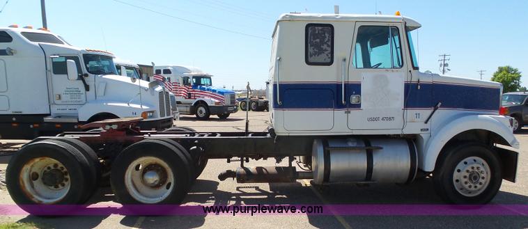 image for item J6038 1984 White semi truck