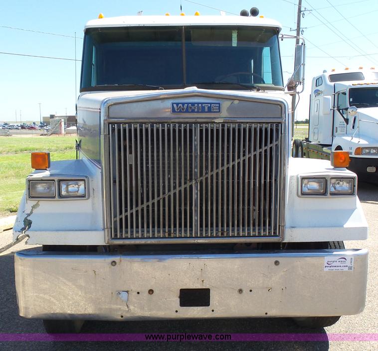 image for item J6038 1984 White semi truck