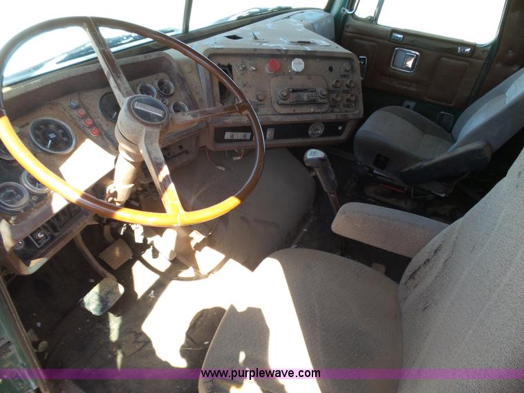 image for item J6038 1984 White semi truck