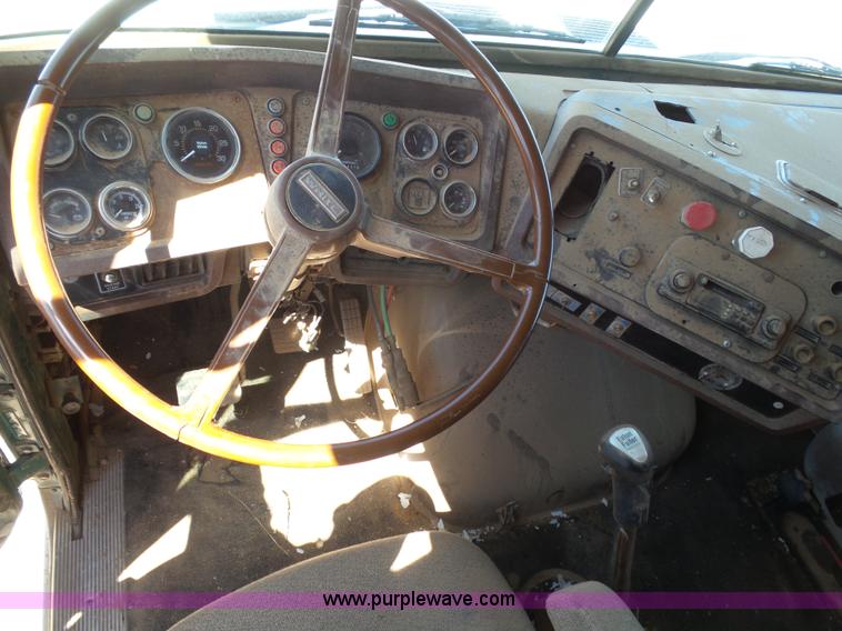 image for item J6038 1984 White semi truck