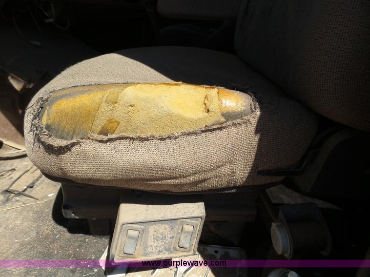 image for item J6038 1984 White semi truck