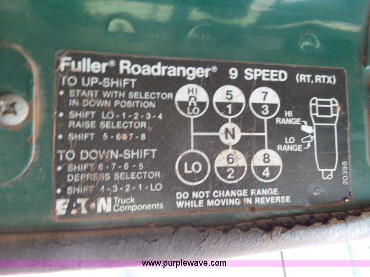 image for item J6038 1984 White semi truck