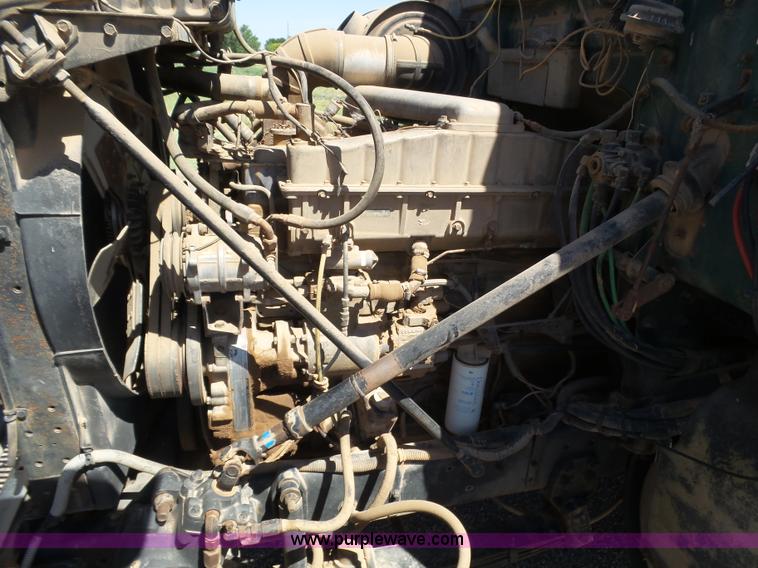 image for item J6038 1984 White semi truck