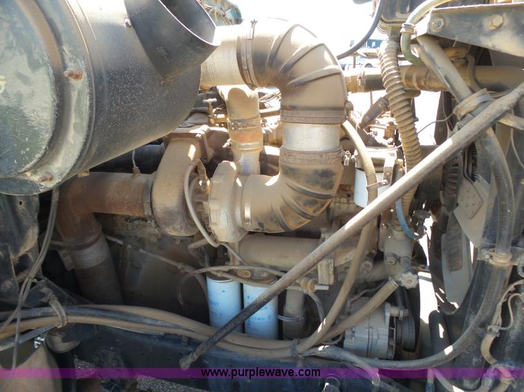 image for item J6038 1984 White semi truck