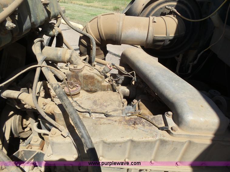 image for item J6038 1984 White semi truck