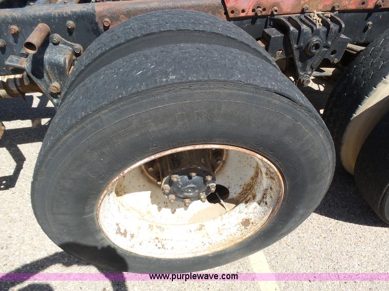 image for item J6038 1984 White semi truck