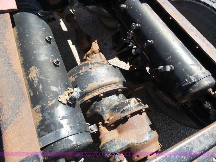 image for item J6038 1984 White semi truck