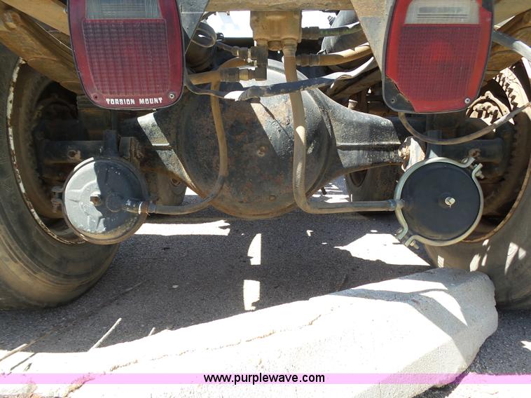 image for item J6038 1984 White semi truck