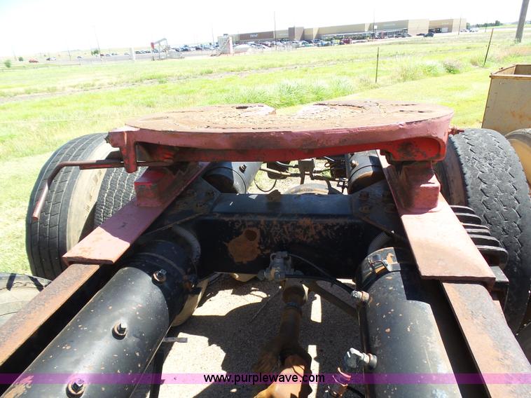 image for item J6038 1984 White semi truck