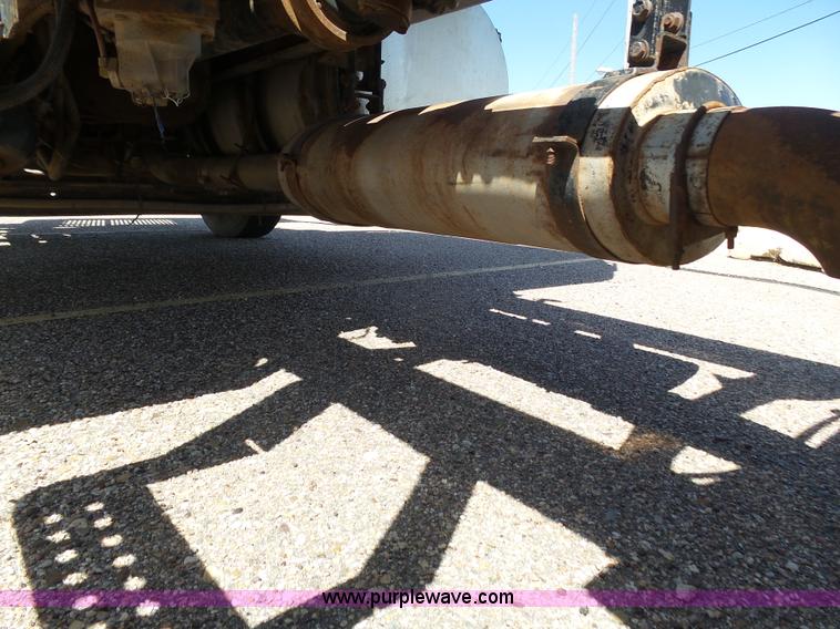 image for item J6038 1984 White semi truck