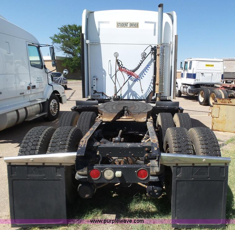 image for item J6039 1995 Kenworth T600 semi truck