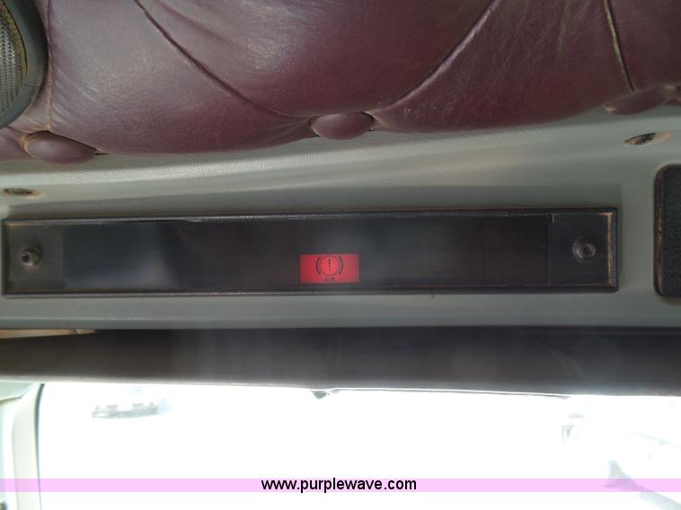 image for item J6039 1995 Kenworth T600 semi truck