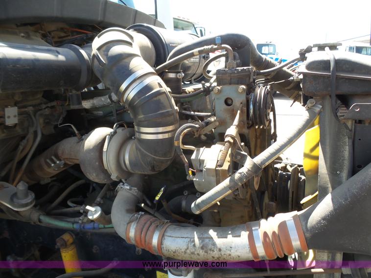 image for item J6039 1995 Kenworth T600 semi truck