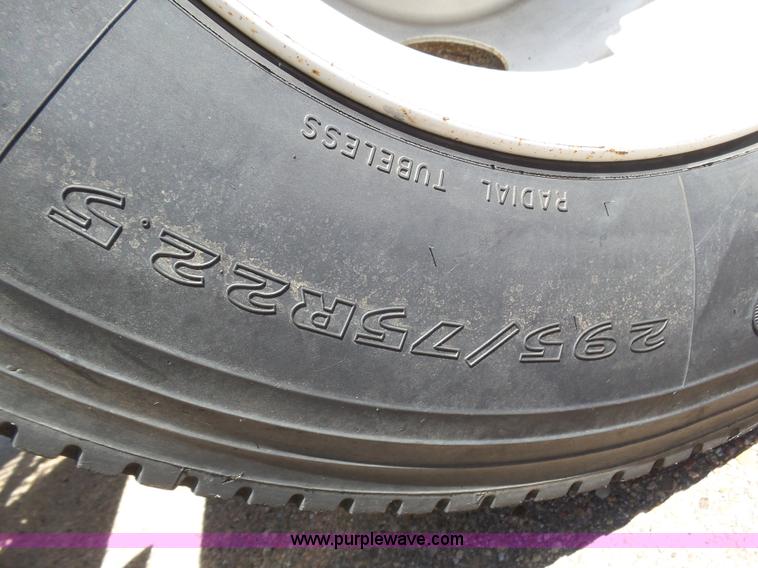 image for item J6039 1995 Kenworth T600 semi truck