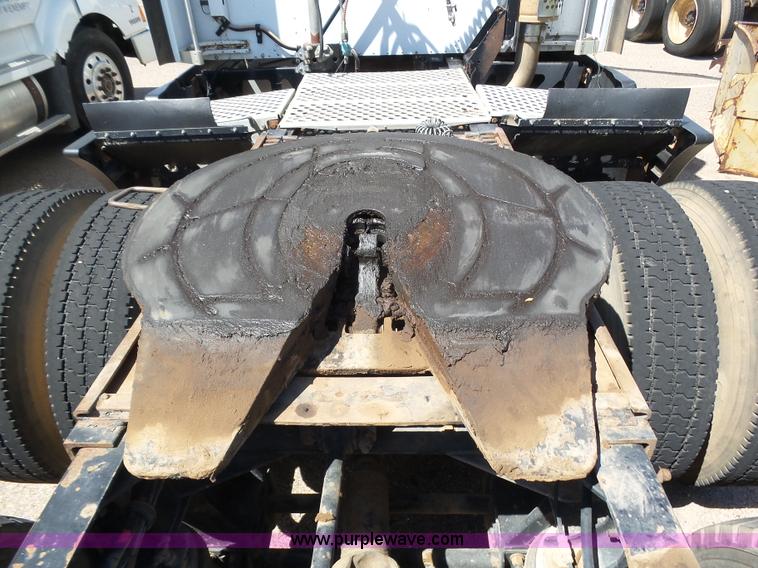 image for item J6039 1995 Kenworth T600 semi truck