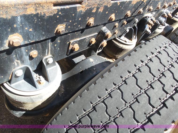 image for item J6039 1995 Kenworth T600 semi truck