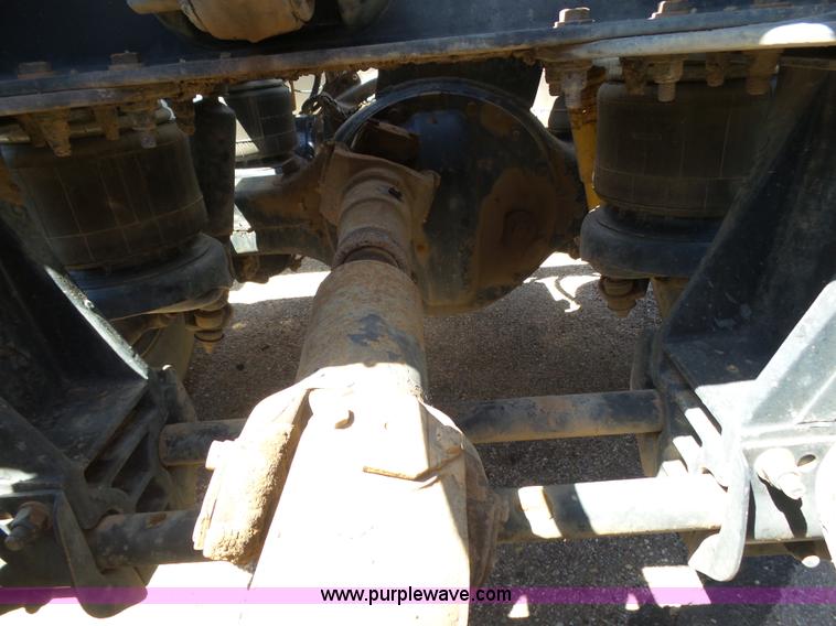 image for item J6039 1995 Kenworth T600 semi truck