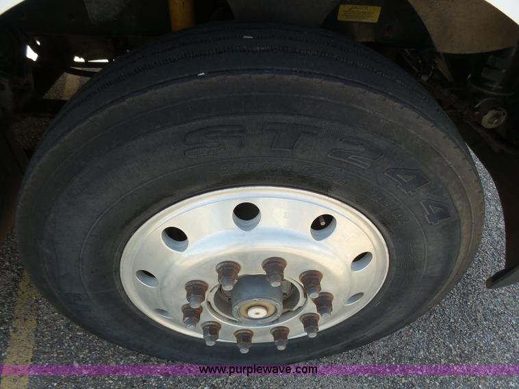 image for item J6039 1995 Kenworth T600 semi truck