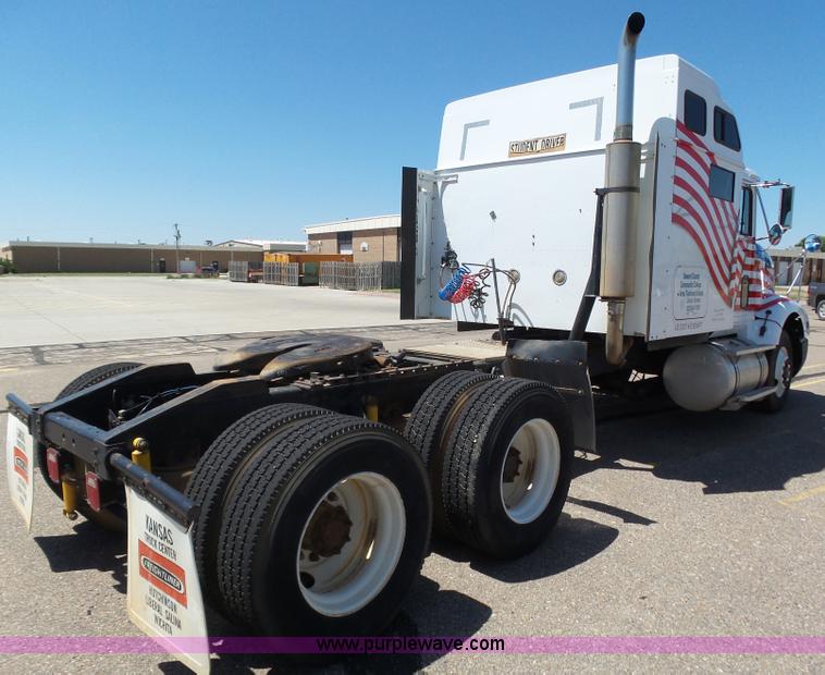 image for item J6040 1996 International 9600 semi truck