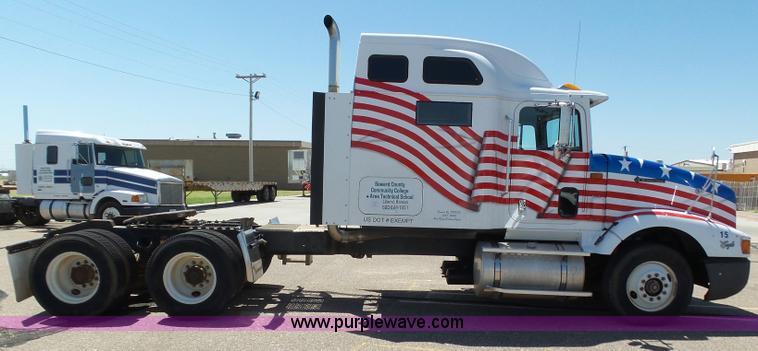 image for item J6040 1996 International 9600 semi truck