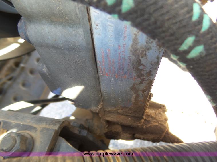 image for item J6040 1996 International 9600 semi truck