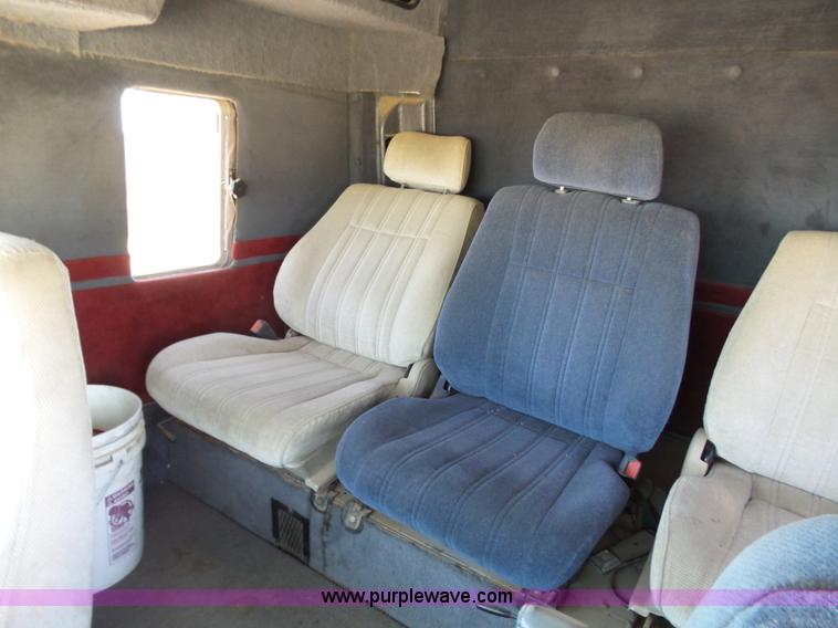 image for item J6041 1990 Volvo WIA semi truck