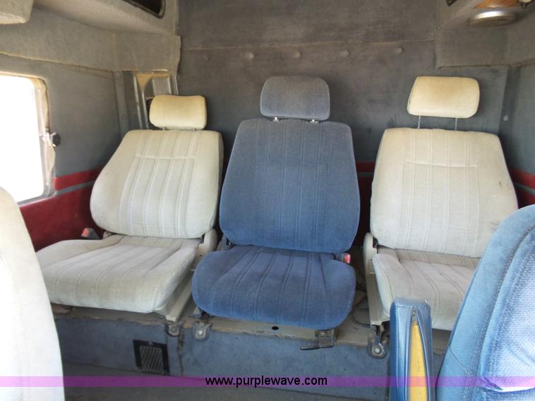 image for item J6041 1990 Volvo WIA semi truck