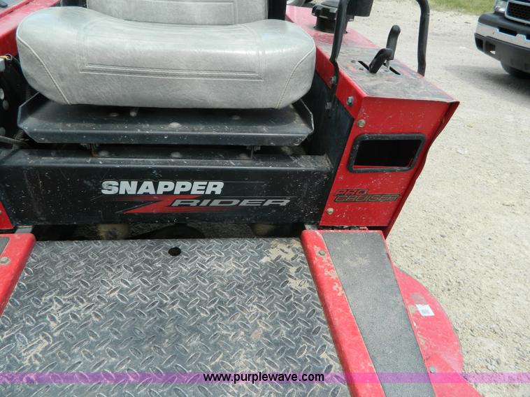 image for item J8853 Snapper ZM2501KH lawn mower