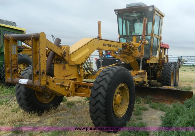 image for item J8875 1976 Caterpillar 140G motor grader