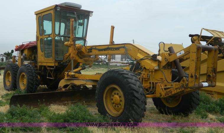 image for item J8875 1976 Caterpillar 140G motor grader