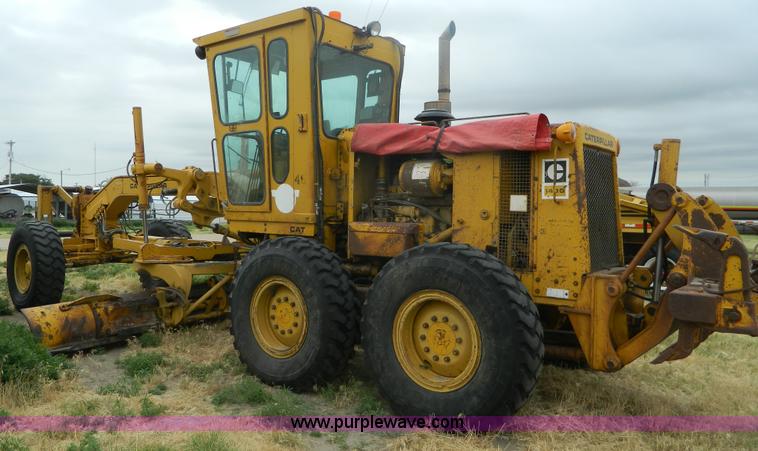 image for item J8875 1976 Caterpillar 140G motor grader