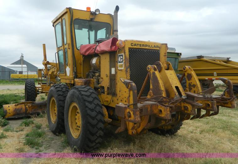 image for item J8875 1976 Caterpillar 140G motor grader
