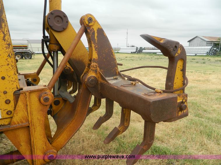 image for item J8875 1976 Caterpillar 140G motor grader