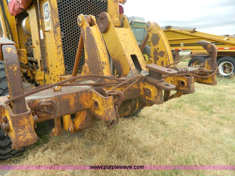 image for item J8875 1976 Caterpillar 140G motor grader
