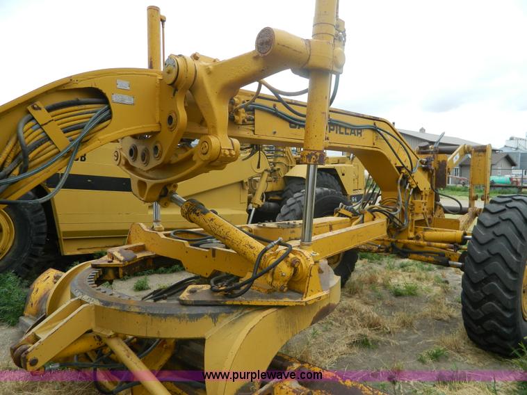 image for item J8875 1976 Caterpillar 140G motor grader