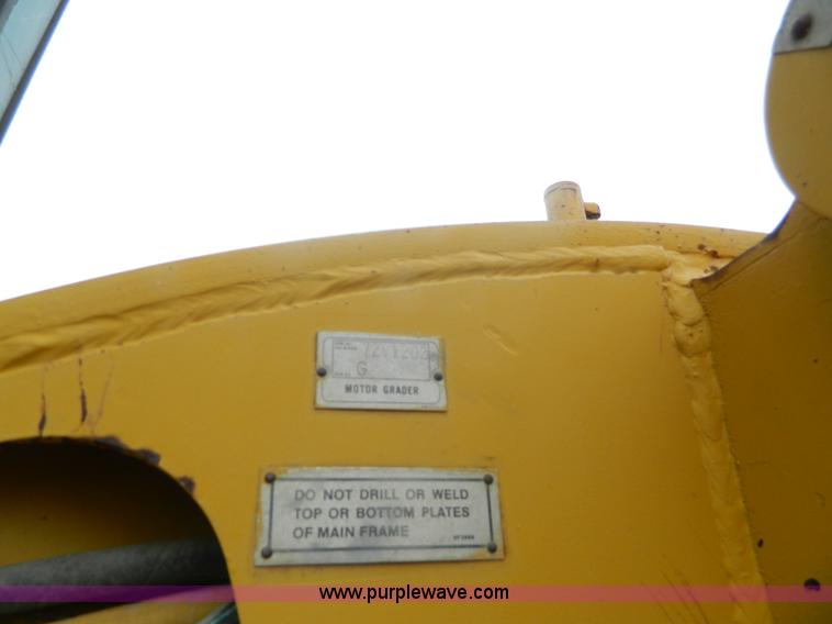 image for item J8875 1976 Caterpillar 140G motor grader