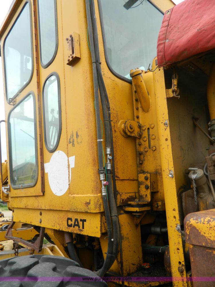 image for item J8875 1976 Caterpillar 140G motor grader