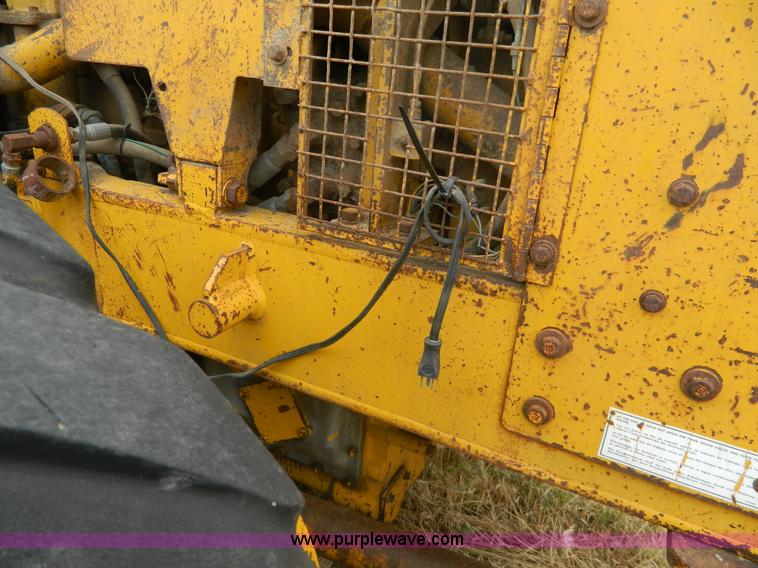 image for item J8875 1976 Caterpillar 140G motor grader